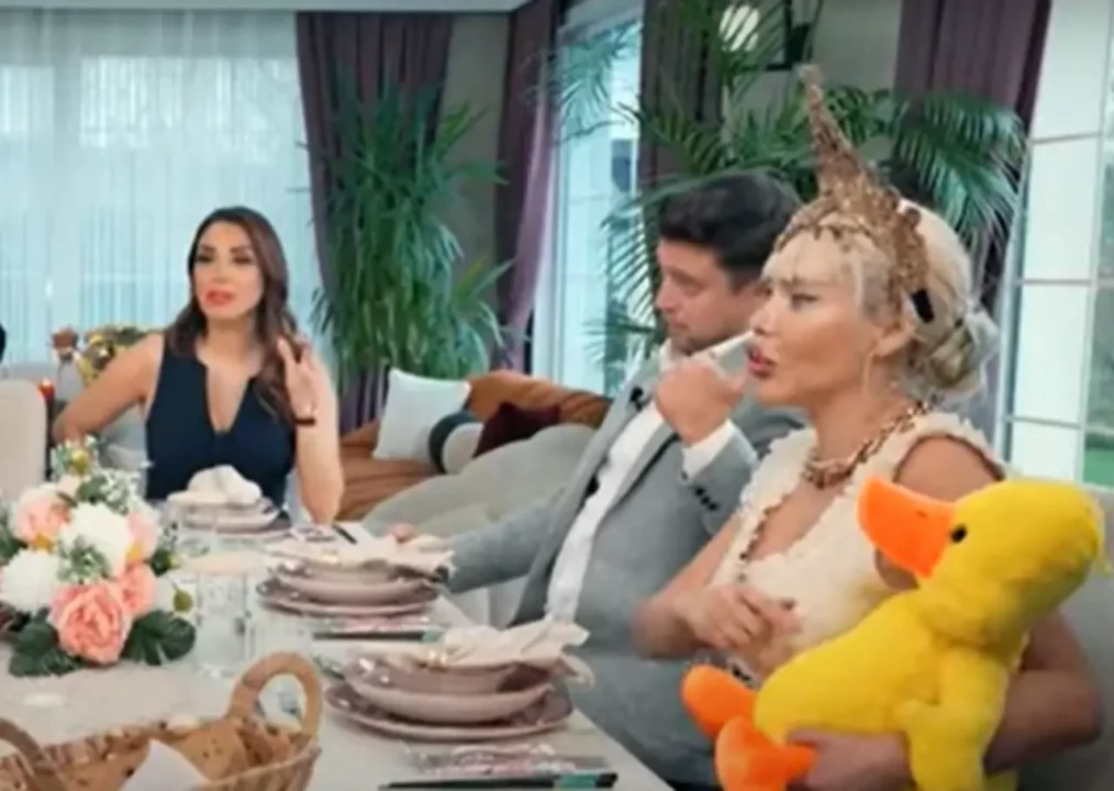 Yemekteyiz Pınar Özkurteller