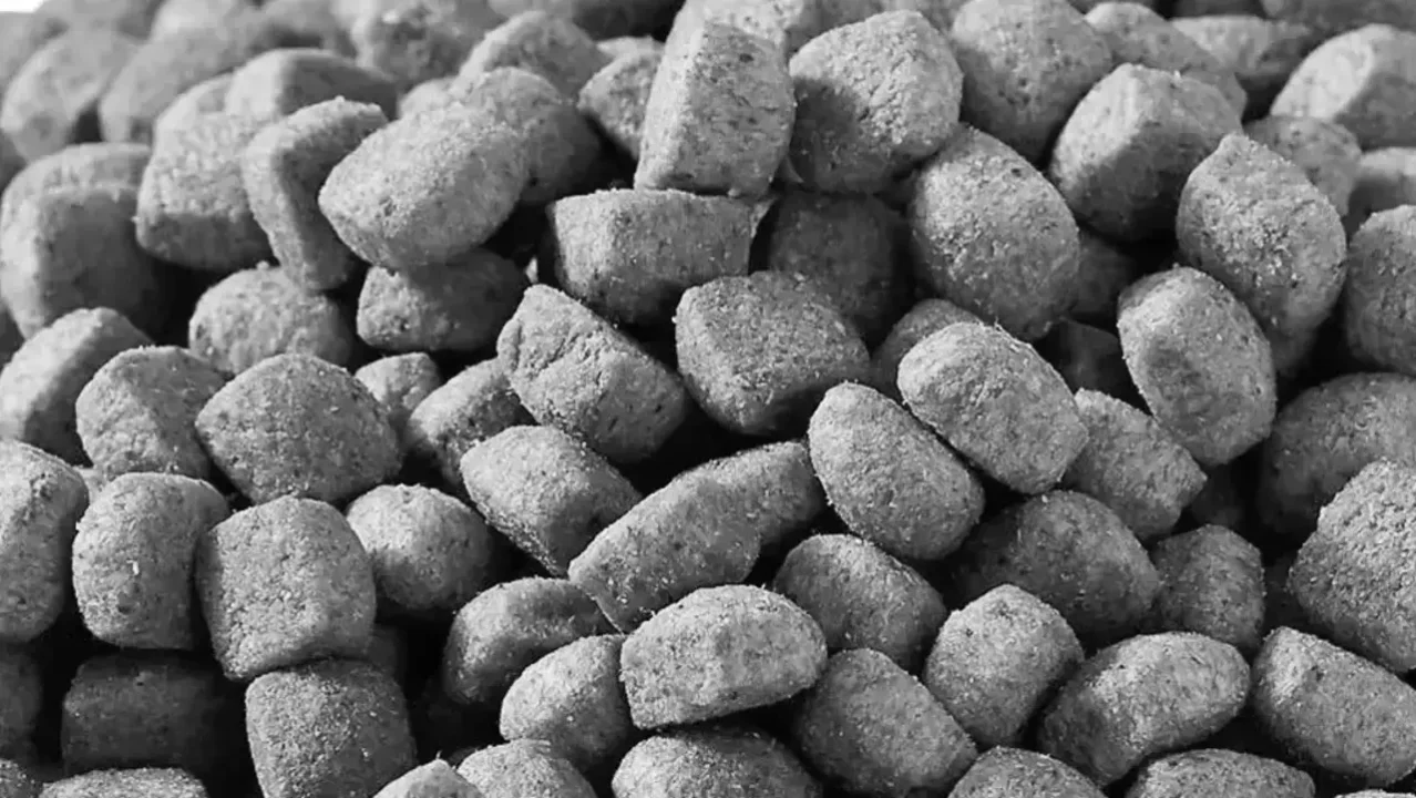 14 Ton Taklit Kedi-Köpek Maması