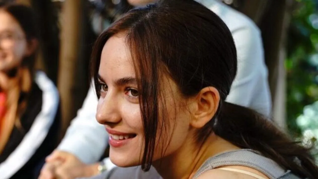 Ava Yaman, "Taşacak Ha Bu Deniz"de Eleni karakteriyle ekranlara dönüyor