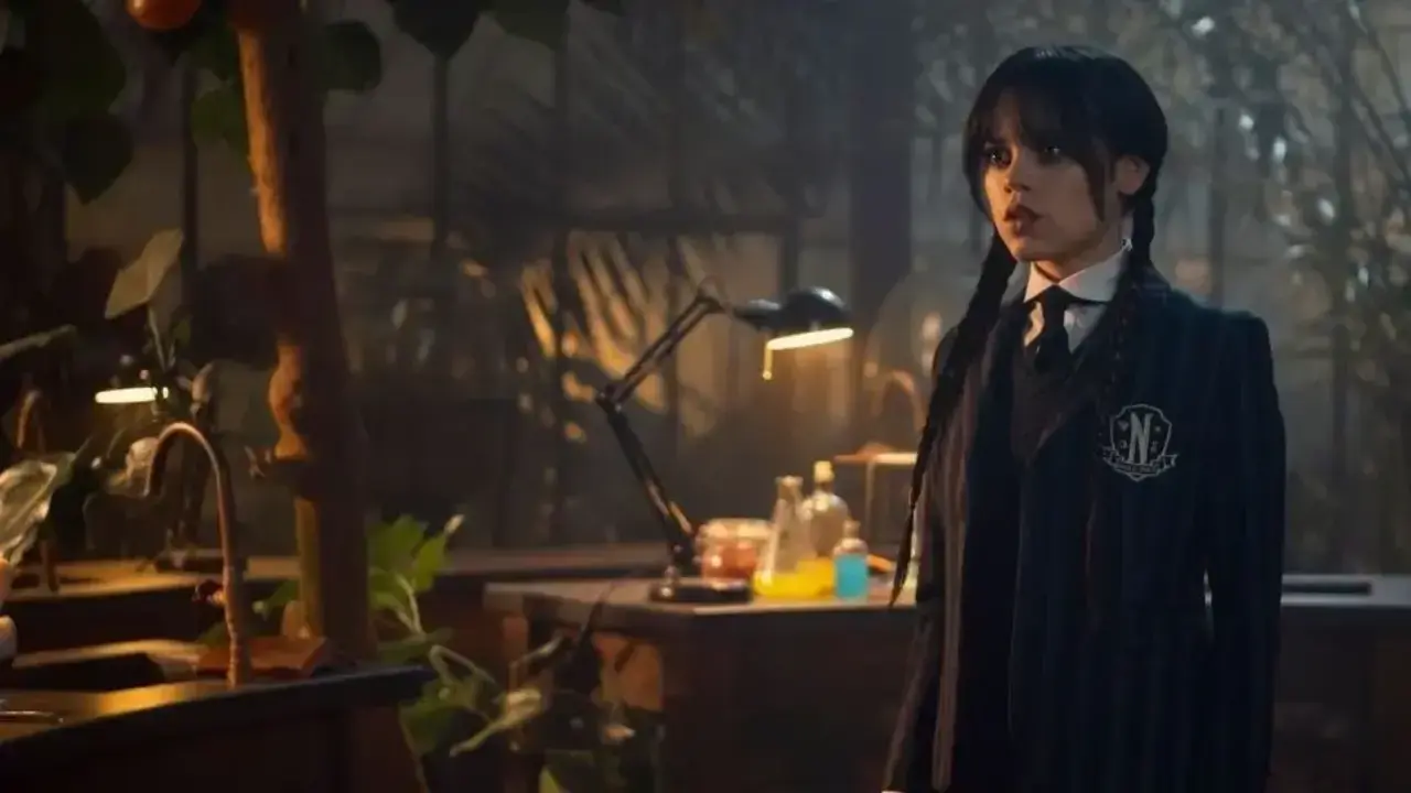 Wednesday Addams öldü mü