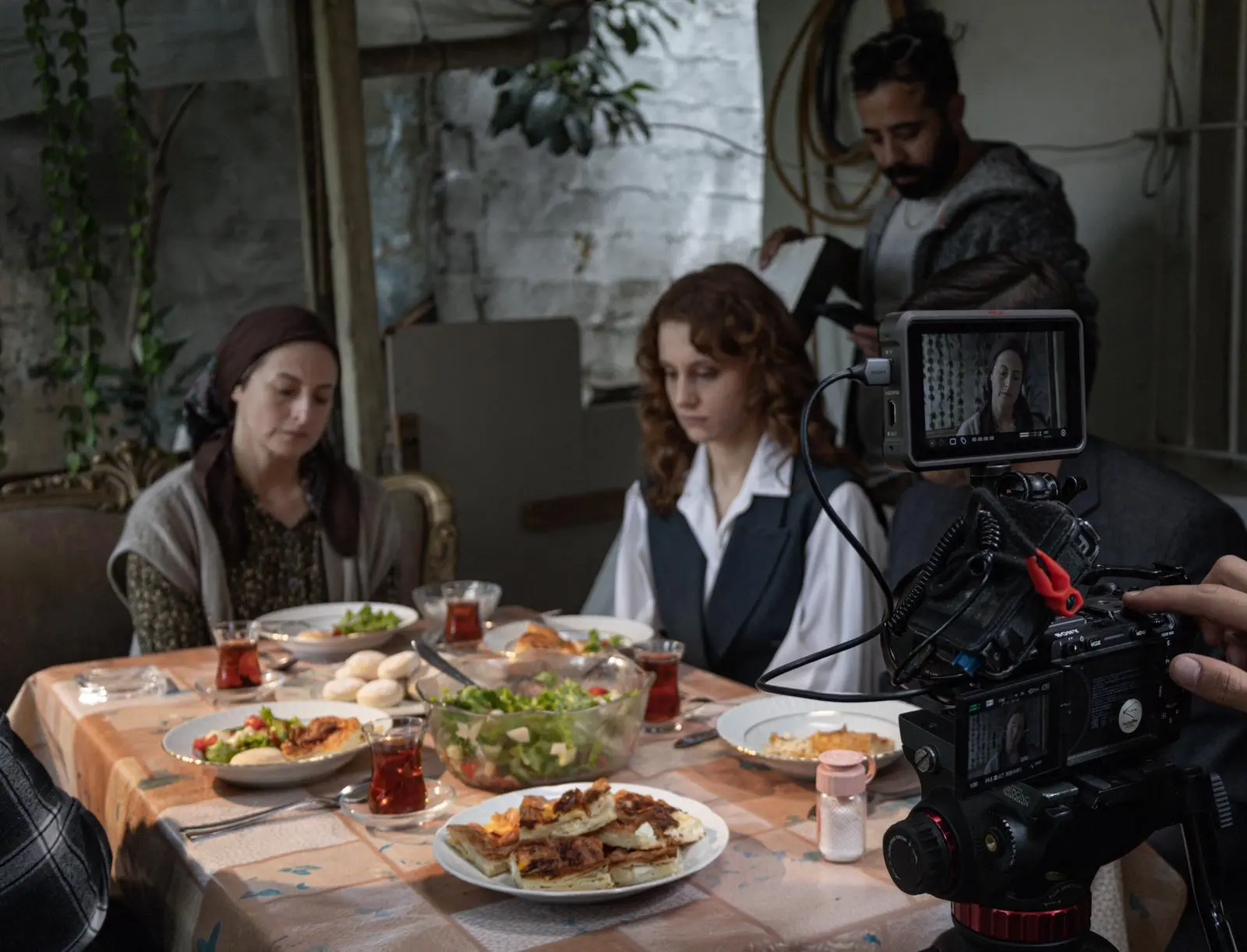 Canan ergüder ve ahsen eroğlu sükût filminde birarada