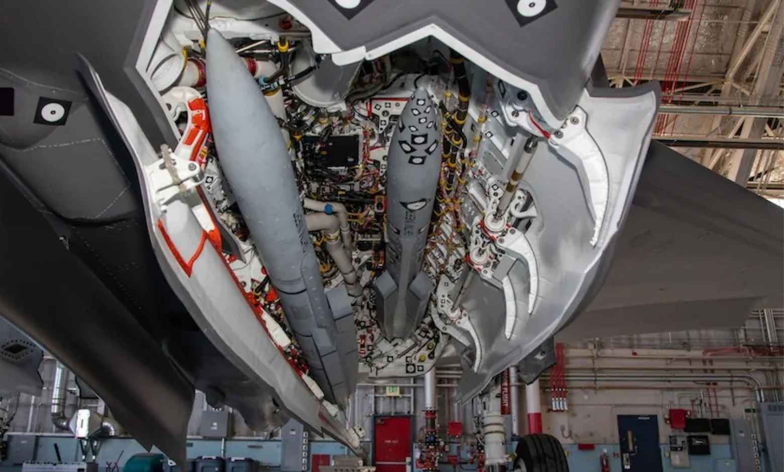 Lockheed-Martin-ve-MBDA-ucus-denemeleri-oncesinde-Meteor-fuzesi-ve-F-35A-yer-testlerini-tamamladi