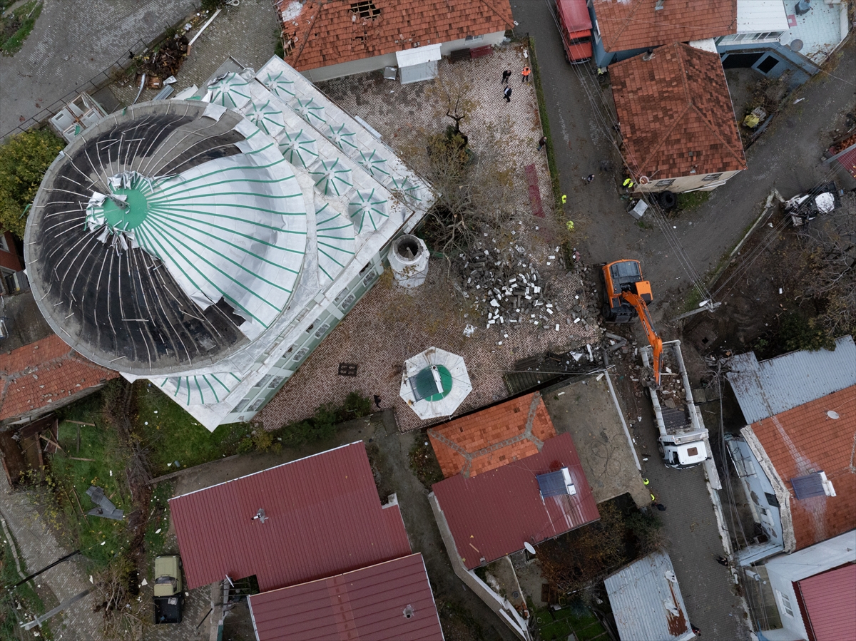 a-a-20251129-39843257-39843253-i-z-m-i-r-d-e-e-t-k-i-l-i-o-l-a-n-s-a-g-a-n-a-k-y-a-s-a-m-i-o-l-u-m-s-u-z-e-t-k-i-l-e-d-i