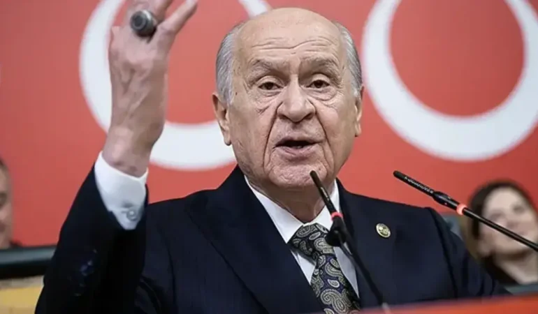 MHP Lideri Devlet Bahçeli’den Uraz Kaygılaroğlu’na Sürpriz Telefon: “Yeraltı” Dizisine Övgü Yağdı