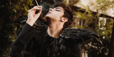 Gulsim-Ali-London-Fashion-Week8217te-Sikligiyla-Boy-Gosterdi-featured