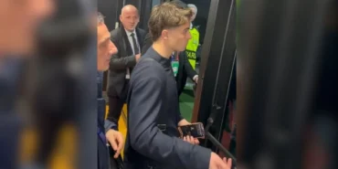 Kenan-Yildiz8217in-telefonundaki-Bakara-Suresi-detayi-hayran-birakti-featured