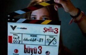 Korku-Serisi-8220Buyu-3-–-Son-Ayin8221-Sete-Cikti-Vizyon-Tarihi-Belli-featured