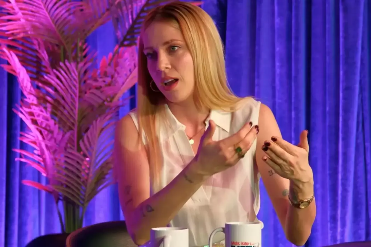 Melis İşiten’in “aynı anda 10 kişiyle flört ediyorum” sözleri ne anlama geliyor, neden gündem oldu?