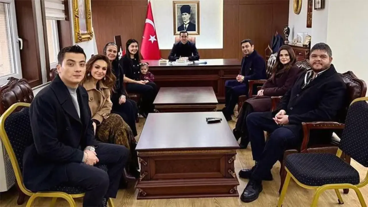 Uzak Şehir oyuncuları Midyat Kaymakamı Mehmet Kaya ile neden buluştu 3 Uzak Şehir oyuncuları Midyat Kaymakamı Mehmet Kaya ile neden buluştu