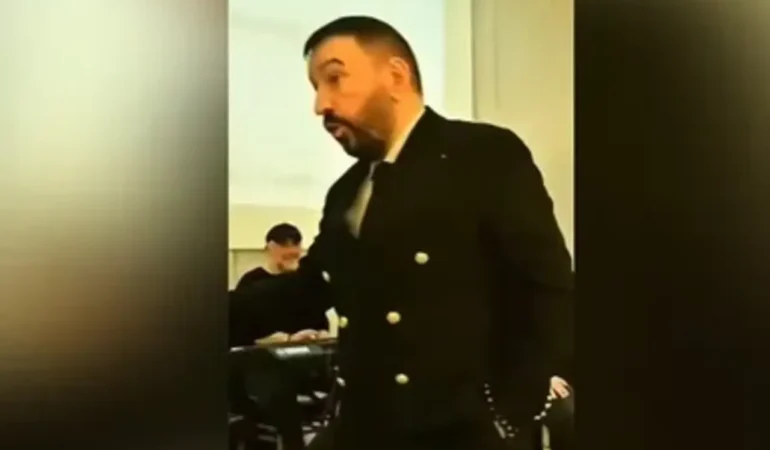 Mustafa Topaloğlu sahneyi terk etti: Şarkıyı kısa tutalım uyarısı kızdırdı