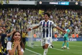 Arda-Gulerin-70-Metrelik-Golu-ve-Duru-Naymanin-Tribun-Heyecani-gemini