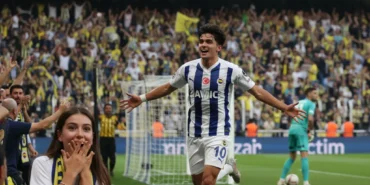 Arda-Gulerin-70-Metrelik-Golu-ve-Duru-Naymanin-Tribun-Heyecani-gemini