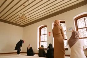 Ilber-Ortayliya-Veda-Fatih-Camii-Haziresindeki-10.-Isim-Oldu-featured