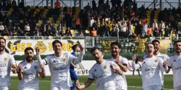 Aliağa FK sahasında Menemen FK karşısında 5-0 galip geldi
