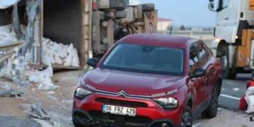 Aksaray-Konya Karayolunda Peş Peşe İki Kaza: Yardım Etmek İsterken Facianın Eşiğinden Dönüldü - TV de Bugün İnternet Haberleri