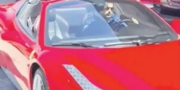 Burak Özçivit 30 Milyonluk Aracını Sanayiye Teslim Etti