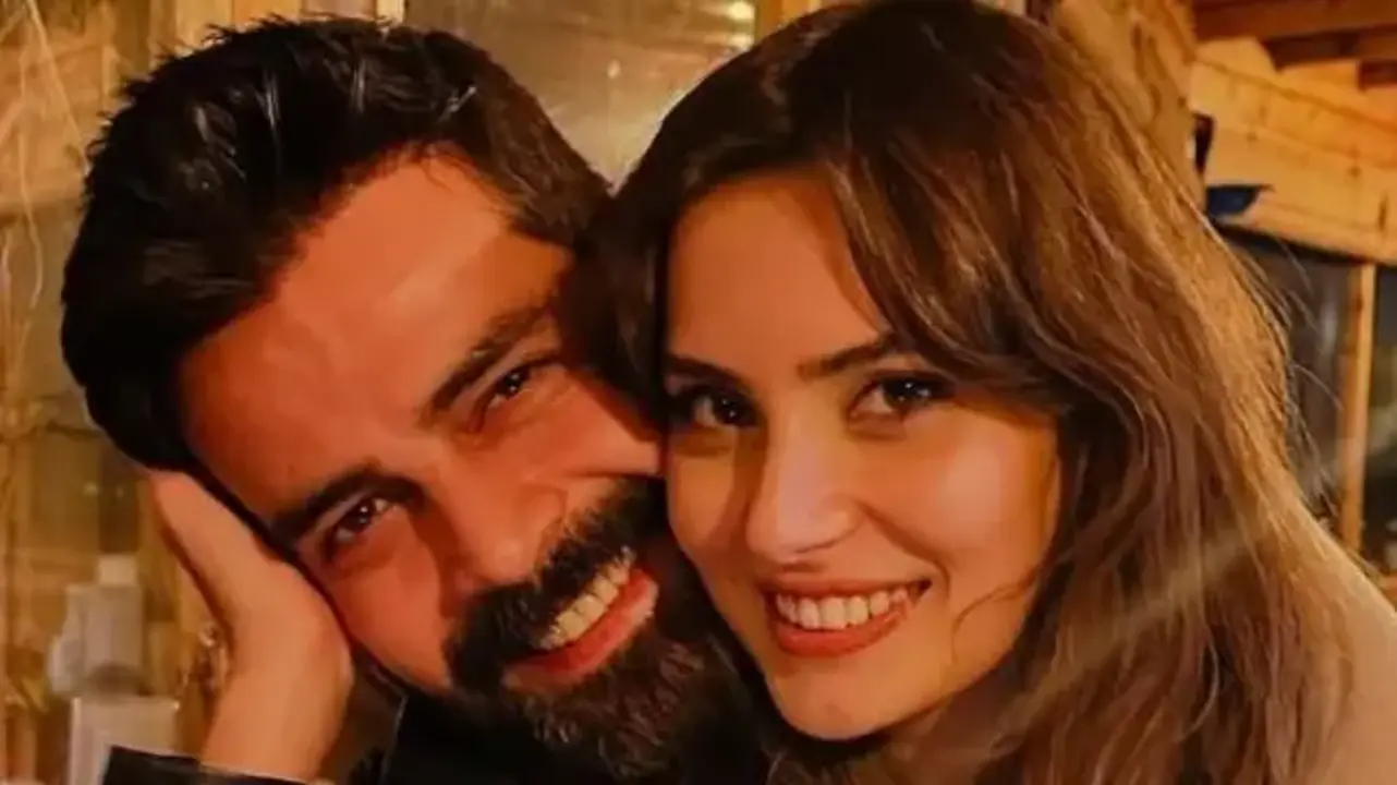 Ünlü oyuncular Erkan Meriç ve Yağmur Öztürk dünyaevine girdi