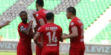 Ligde Şok Skor! Sakaryaspor Çorum FK Maçında O Ezber Bozan Hamle - TV de Bugün İnternet Haberleri
