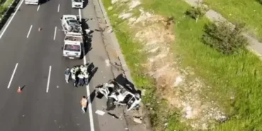 Şanlıurfa trafik kazası İki otomobil çarpıştı, 3 kişi öldü - TV de Bugün İnternet Haberleri