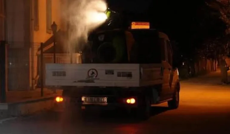 Düzce Belediyesi 63 mahallede sinek ilaçlama çalışması başlattı