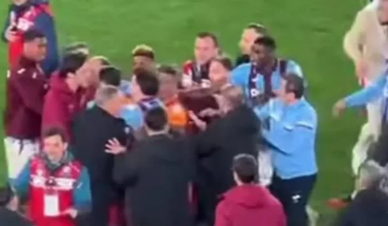 Trabzonspor – Galatasaray Derbisi Sonrası Saha Karıştı: Dev Maçta İnanılmaz Olaylar!