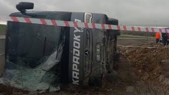 Aksaray’da yolcu otobüsü devrildi: Kazada 20 kişi yaralandı