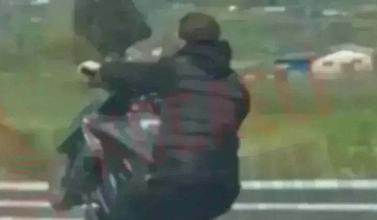 İzmit’te tehlikeli şov yapan motosikletliye 175 bin TL ceza