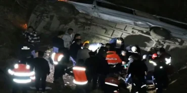 Hekimhan’da maden işçilerini taşıyan servis devrildi 2 ölü