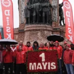 1 Mayıs Coşkusu Taksim’de: Sendikalar Cumhuriyet Anıtı’ndaydı - TV de Bugün İnternet Haberleri