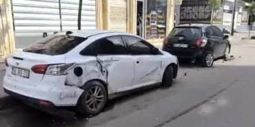 5-Araca-Carpti-Otomobilini-Birakip-Olay-Yerinden-Kacti-featured