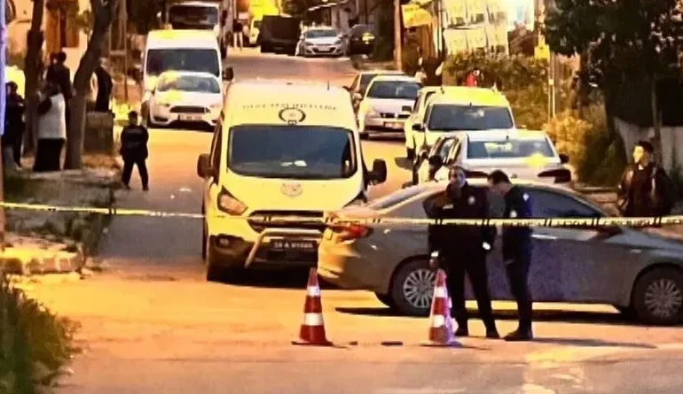 Arnavutköy’de aile içi silahlı kavga, 26 yaşındaki genç ağır yaralı