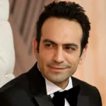 Bugra-Gulsoy-8220Dugunumuz-Var8221-Kadrosuna-Katildi-featured