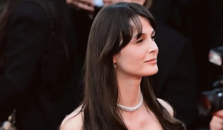 Büşra Develi 79. Cannes Film Festivali’nde Boy Gösterdi