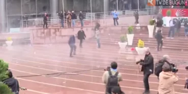 CHP-Genel-Merkezinde-Sicak-Saatler-Polis-Mudahalesi-Basladi-featured