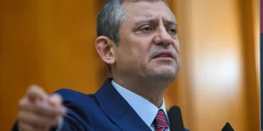 CHPde-Kirmizi-Alarm-Ozgur-Ozel-Tum-Vekilleri-Acil-Koduyla-Cagirdi-featured