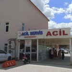 POLİS MEMURU EŞİNİ AYAKLARINDAN VURDU