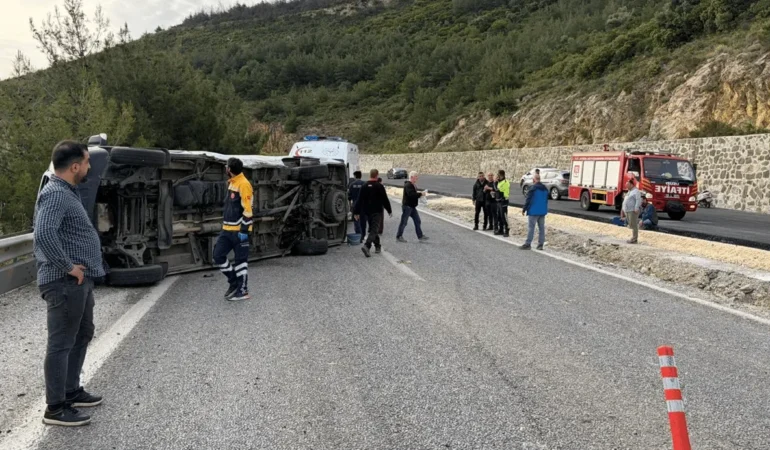 Kuşadası’nda Şiddetli Çarpışma: Otomobil ve Minibüs Kazasında 12 Yaralı - TV de Bugün İnternet Haberleri