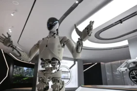 Cin-Insansi-Robotlari-Is-Gucune-Egitiyor-featured
